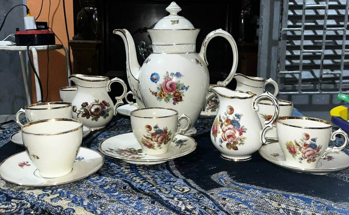 Service à thé vintage floral