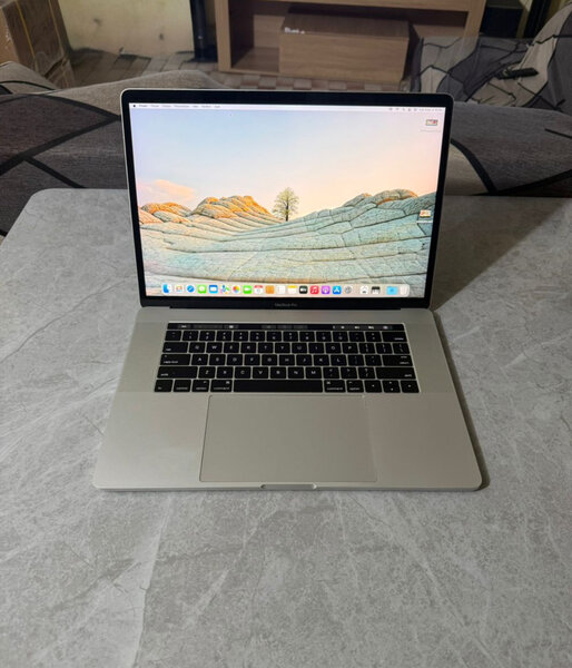 MacBookPro 2016 COR i7 16/256