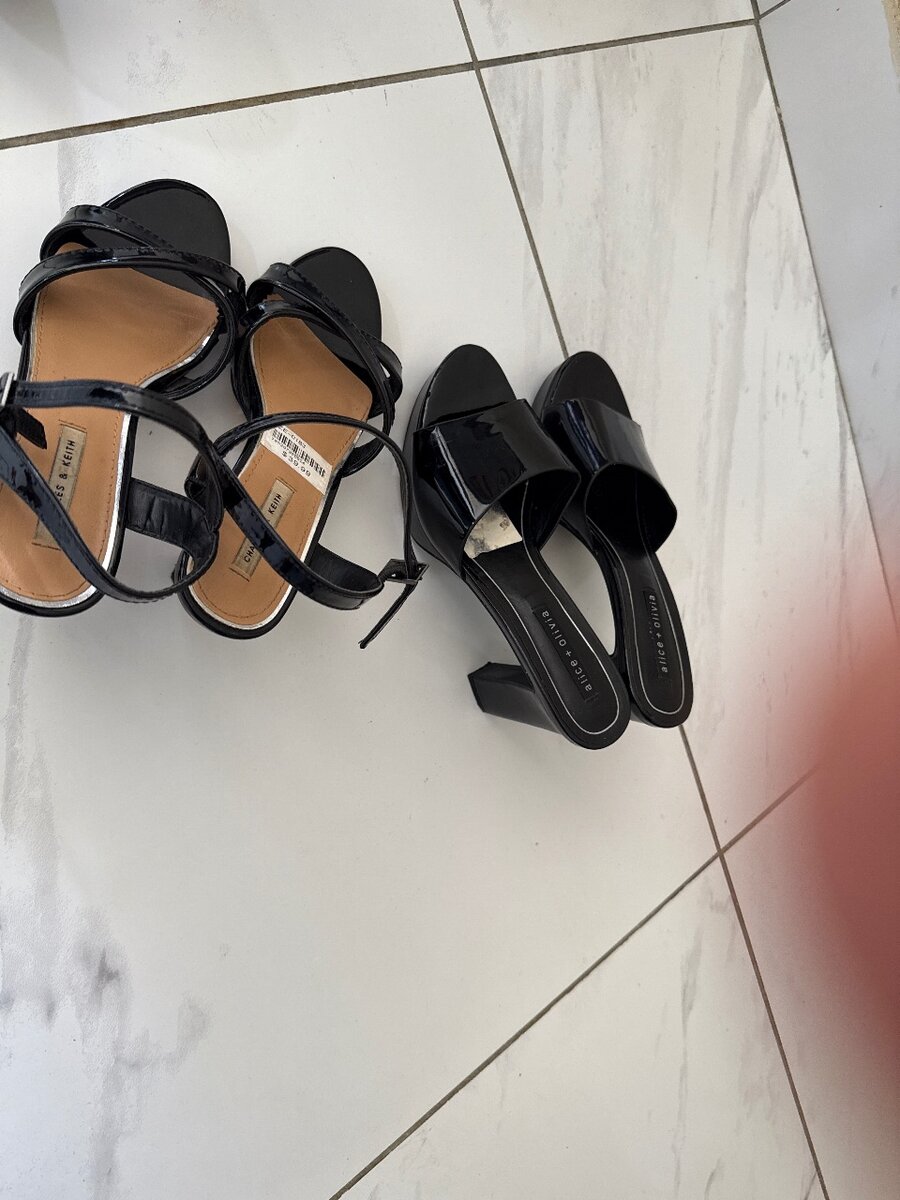 Sandales à talons noirs élégants