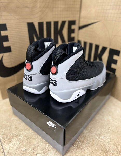 Air Jordan 9