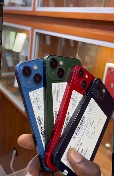 iPhone 13 simple - quasi neuf