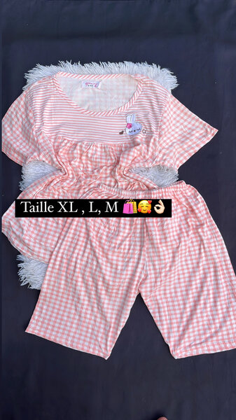 Ensemble lingerie satin et dentelle