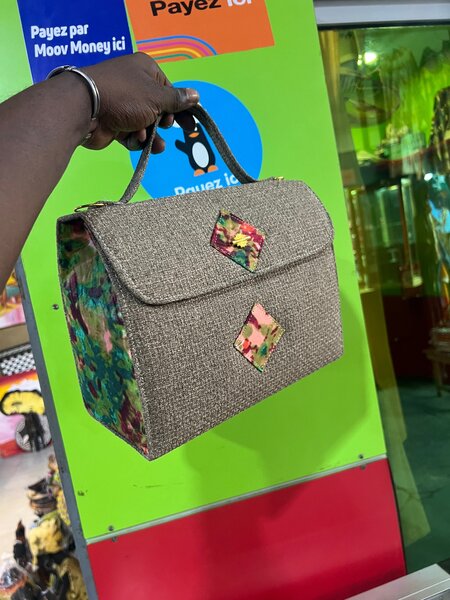 Sacs à mains avec chaines artisanat