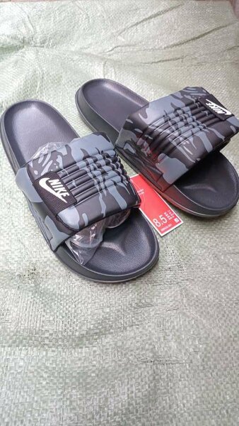 Drip nike slides fresh in box