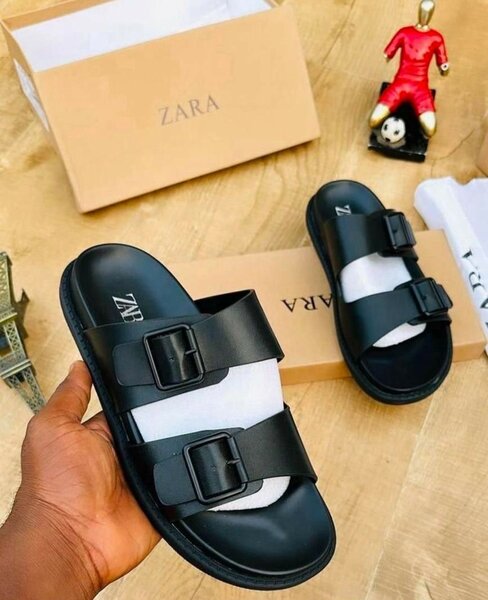 Sandales Noires à Boucles Zara