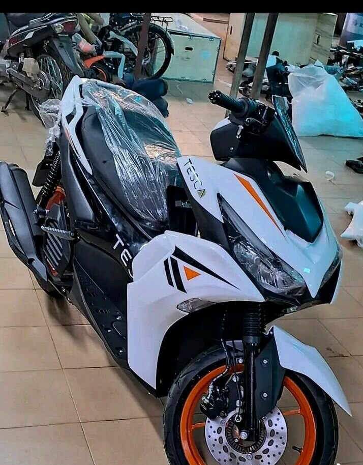 Scooter électrique TESCA blanc