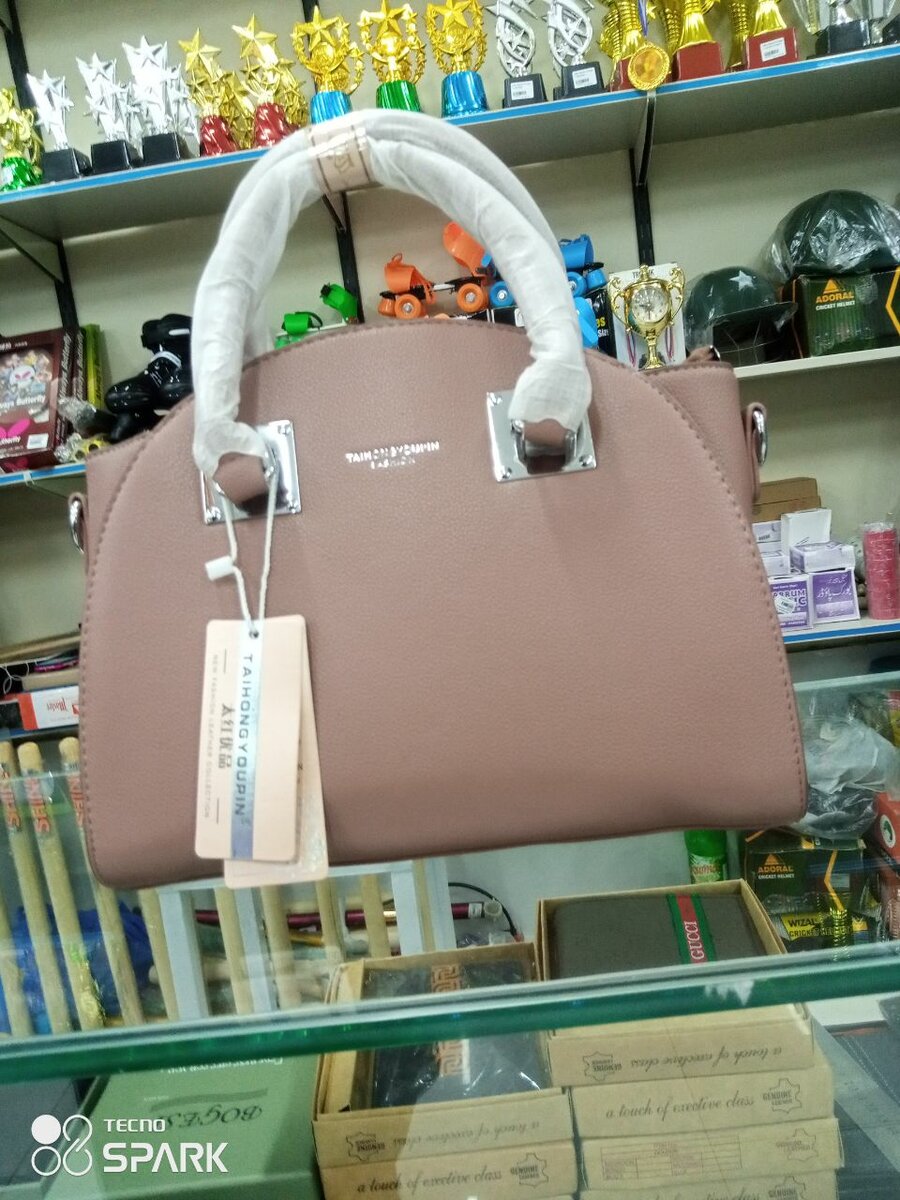 Ladies purse coulour available