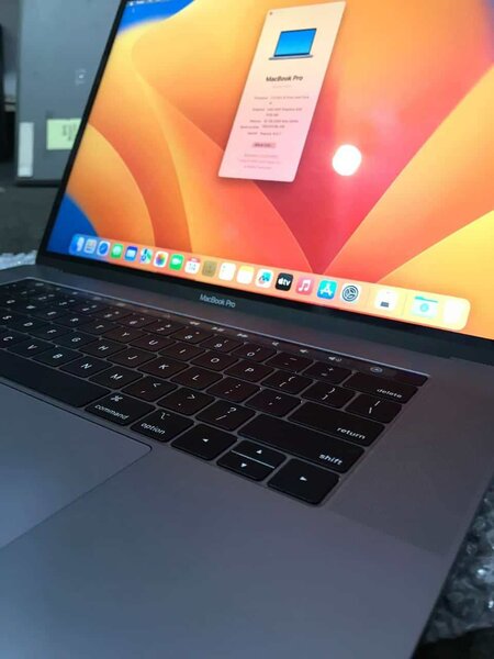 Apple MacBook