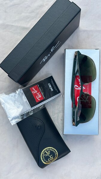 Lunettes de soleil Ray-Ban Tech élégantes
