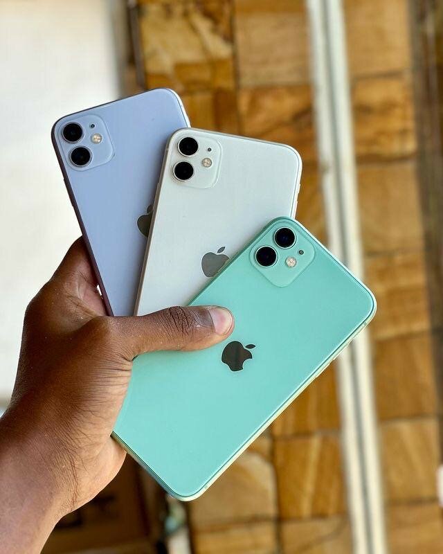 Pre Owned iPhone 11 64 gb Uk product