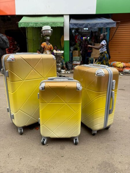 Ensemble de Valises Jaunes