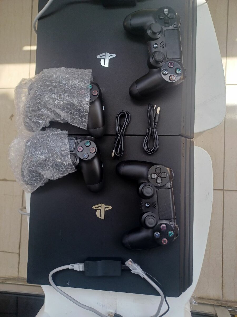 PS4 PRO CRAQUE 1TB 21 JEUX