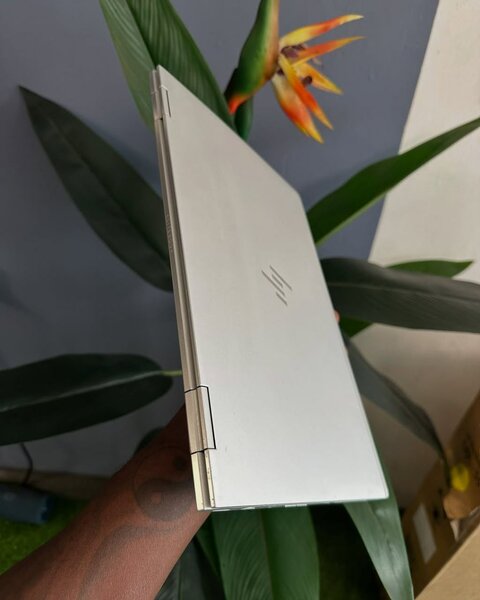 HP Elitebook 1030 G2