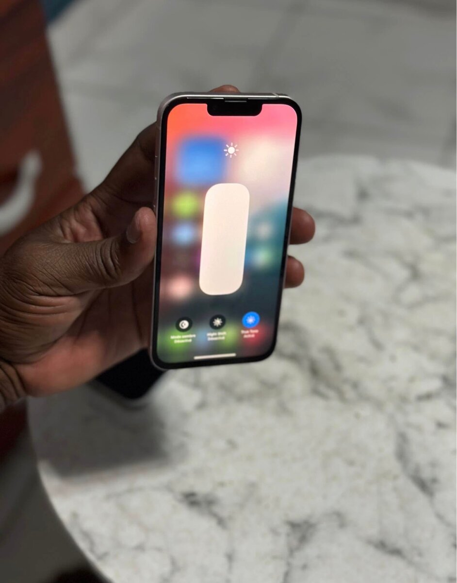 iPhone 13 rose