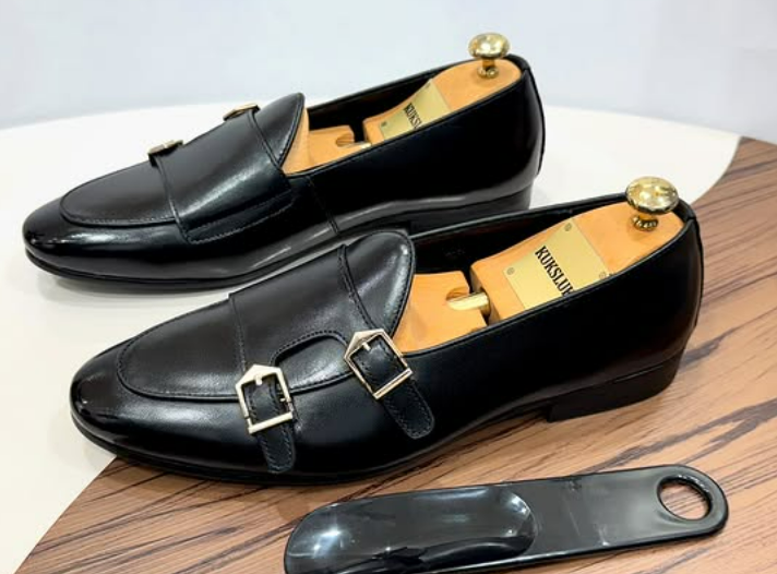 SOLID SLIPPER MONKS ✊🏿