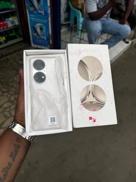 Huawei P50 Pro 256/8 très bon état