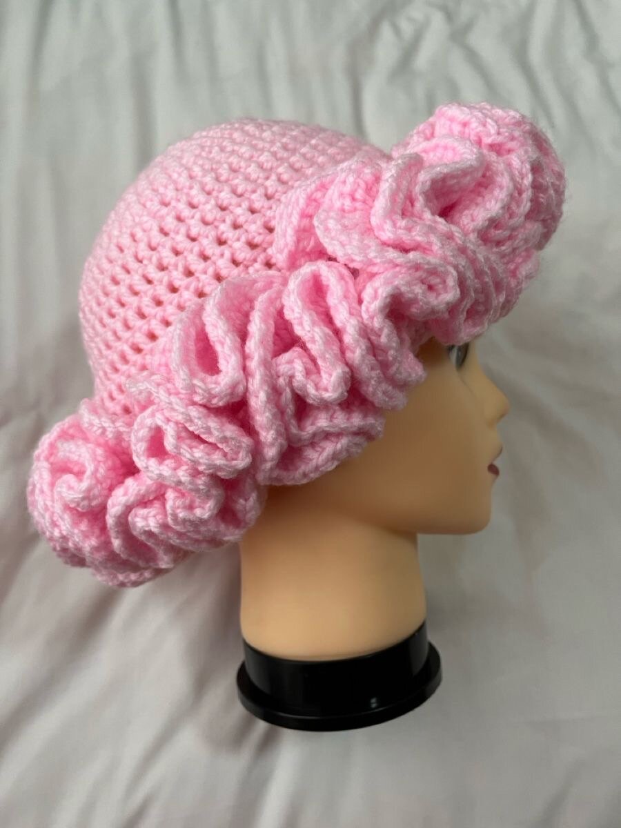 Crochet Raffle hat