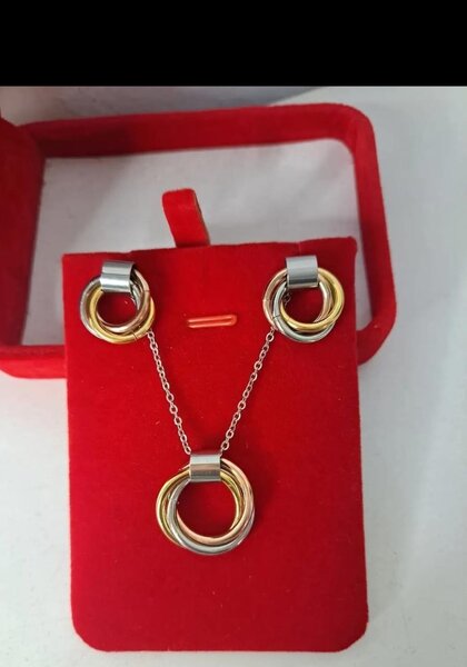 Ensemble de bijoux moderne