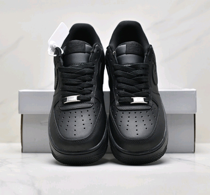 Chaussures noires en cuir