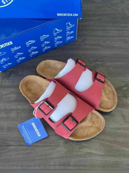 BIRKENSTOCK