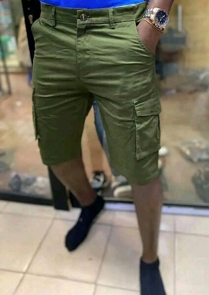 Short cargo vert homme