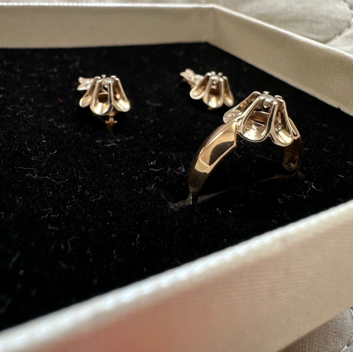 Комплект серьги и кольцо с бриллиантами