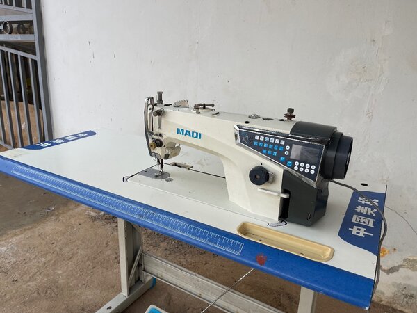 Industrial digital sewing machine