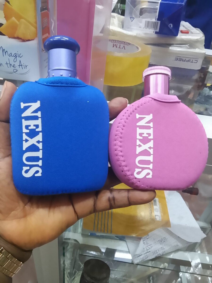Flacons de parfum Nexus colorés
