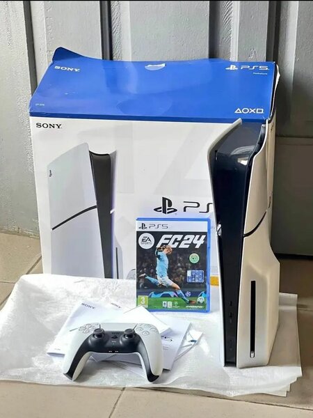 Console PlayStation 5 avec manette