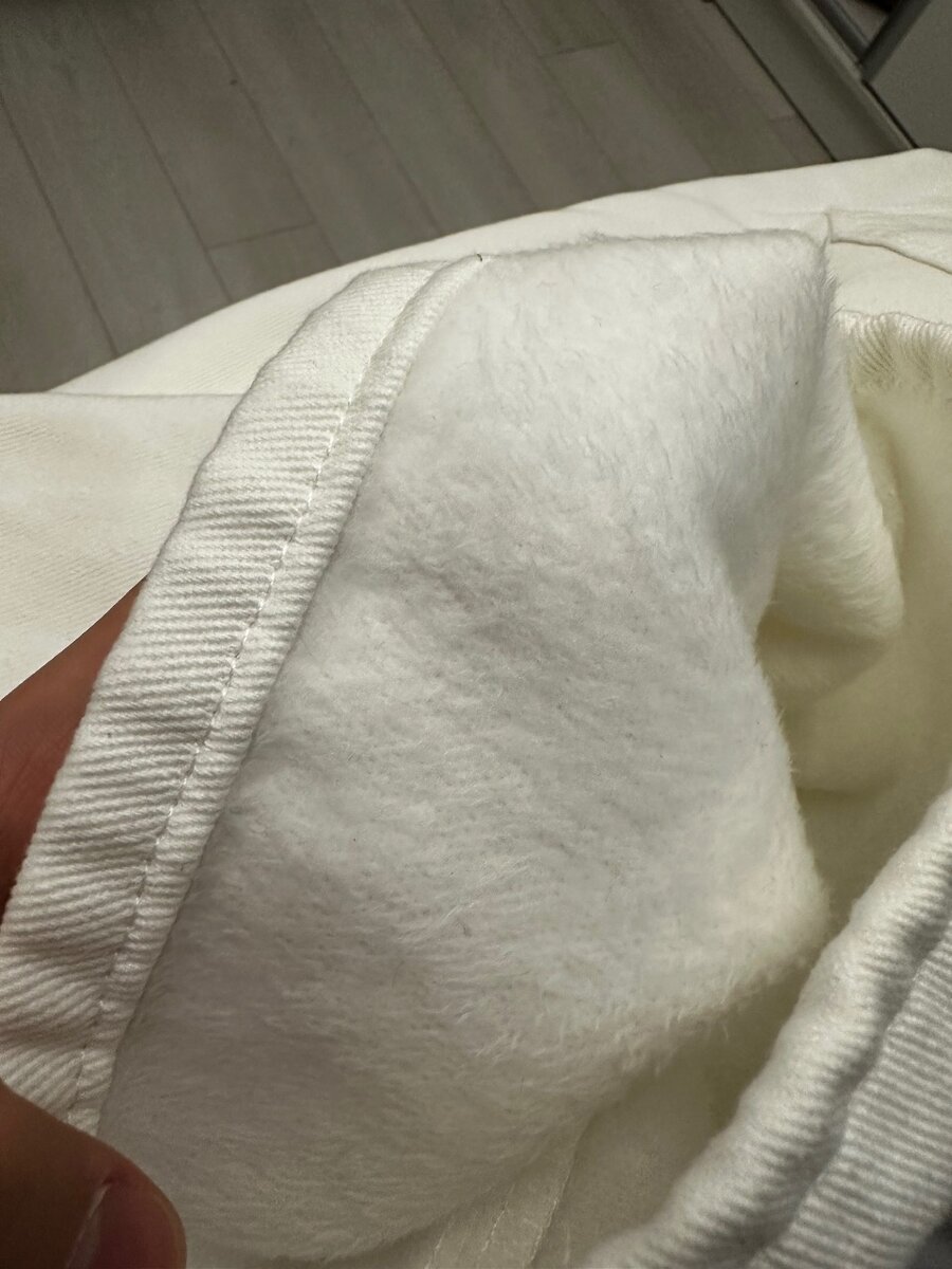 Джинсы белые