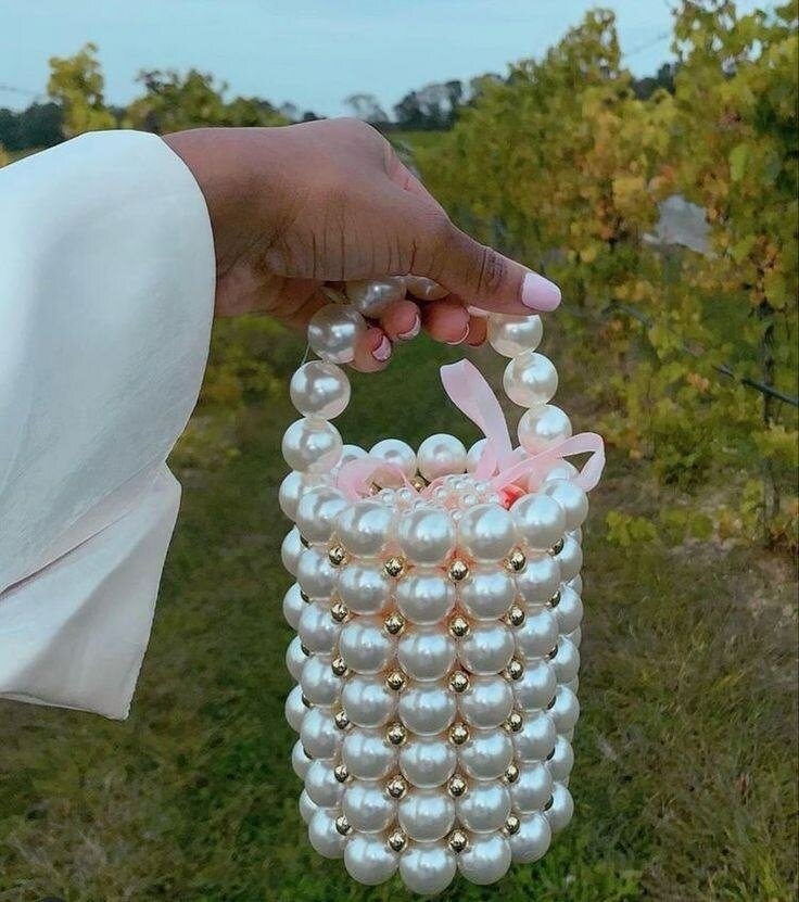 Sac à main perlé élégant