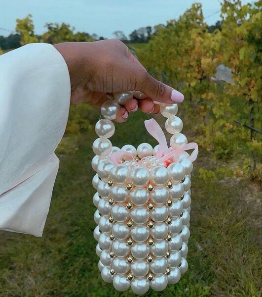 Sac à main perlé élégant