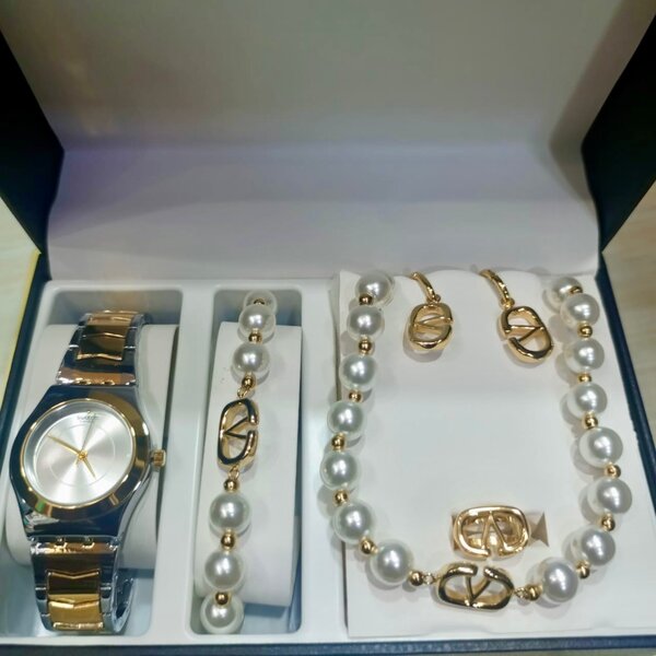 Ensemble Montre et Bijoux en Or