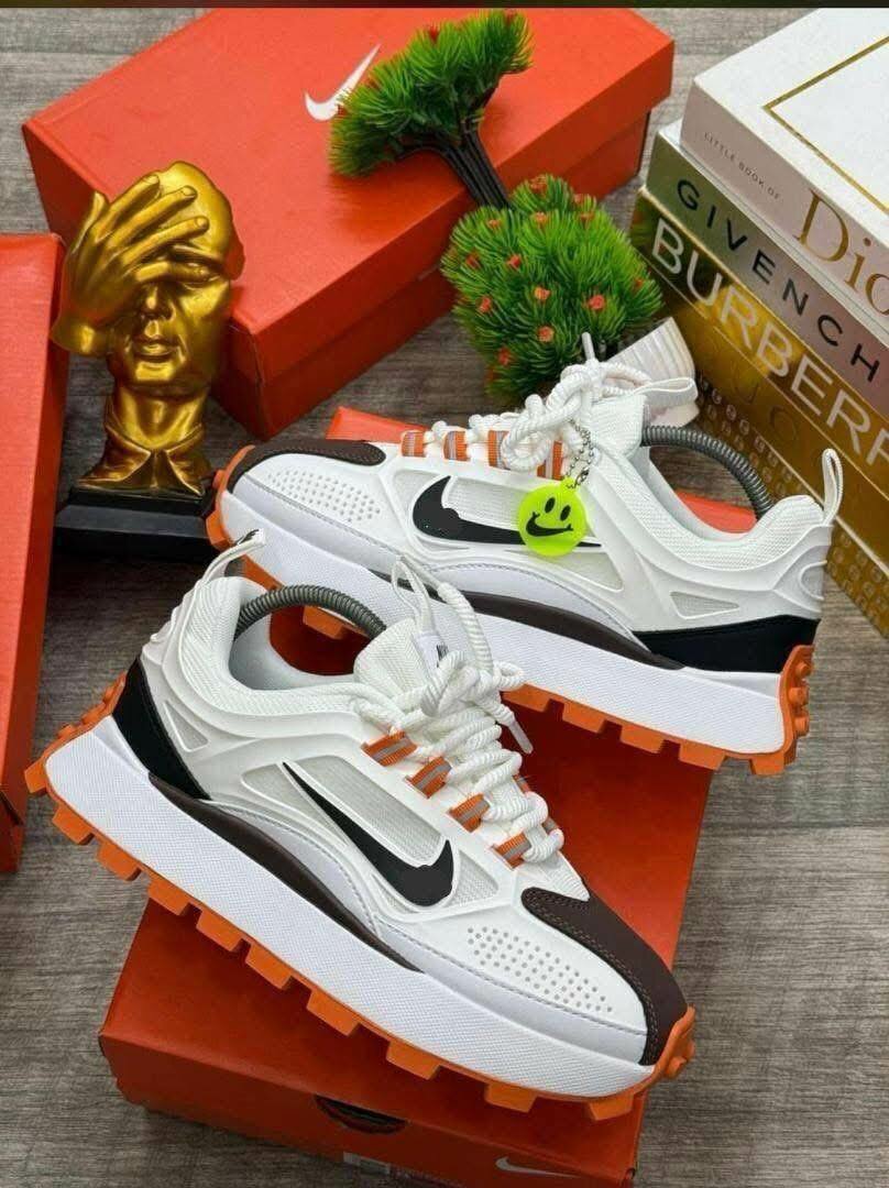 Stylish sneakers multicolores