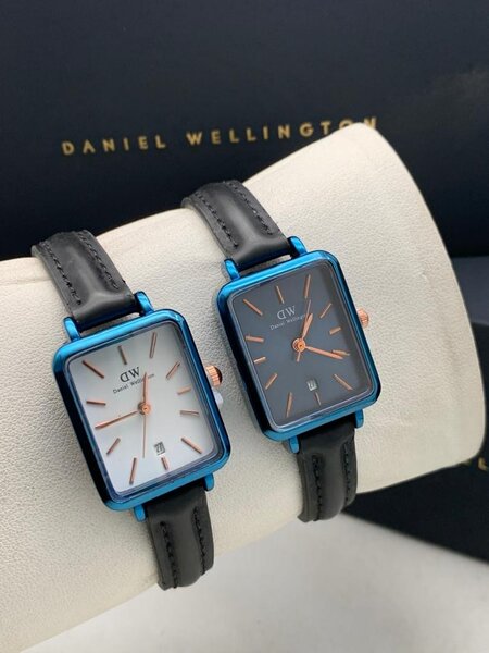 DW ladies watch, comes in box