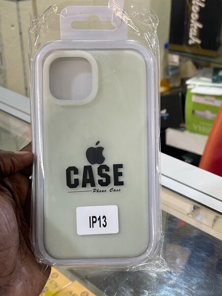 Coque iPhone 13 élégante
