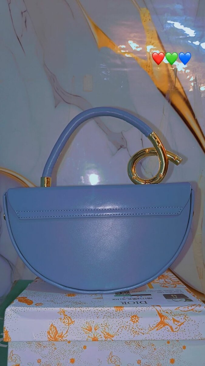 Sac à main bleu élégant