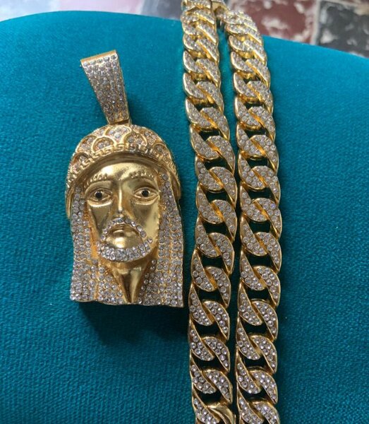 Collier avec pendentif