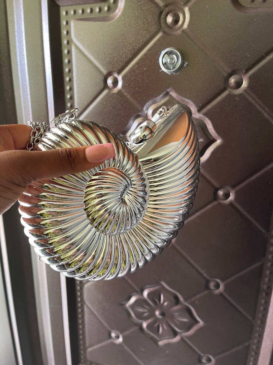 Shell clutch
