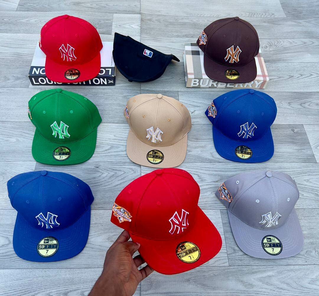 FITTED CAPS