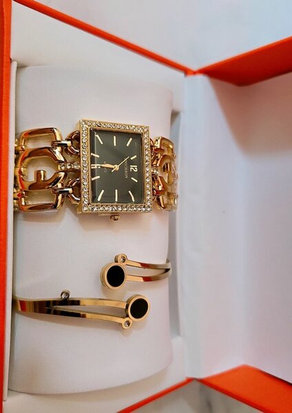 Montre Femme Élégante avec Bijoux