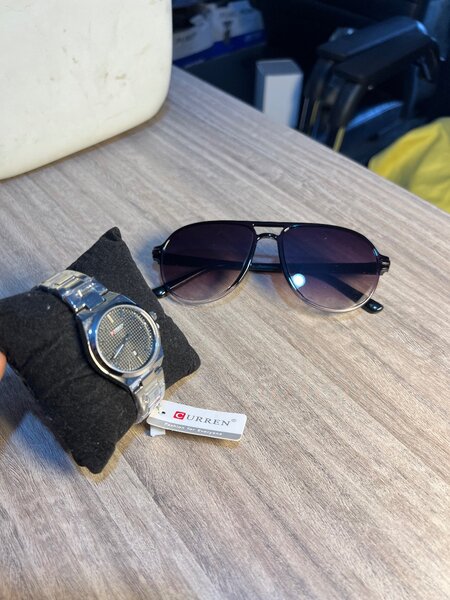 Montre élégante en acier inoxydable