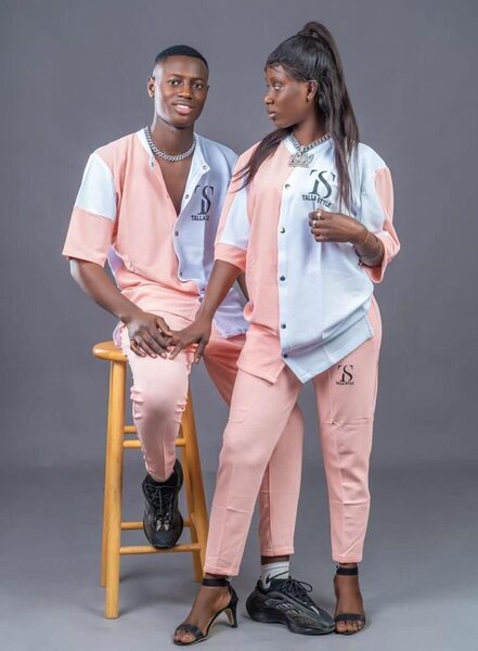 Tenue assortie mixte élégante