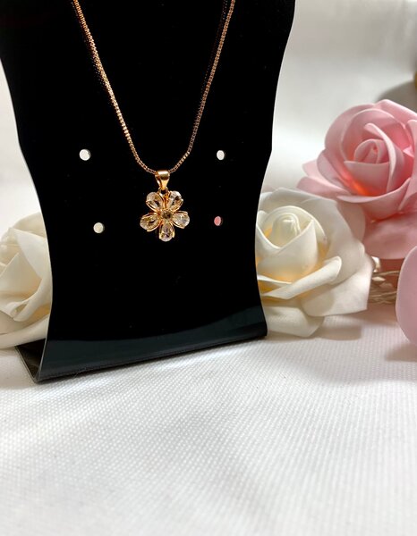 Elegant Golden Pendant