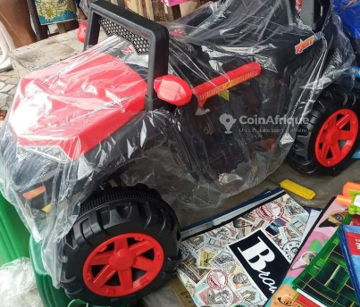 Voiture electrique rouge