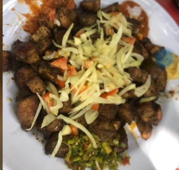 Assiette de viande grillée savoureuse