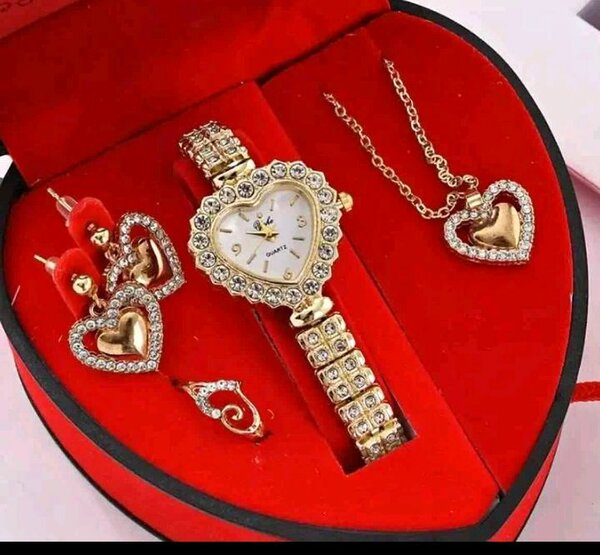 Montre femme coeur dorée et bijoux