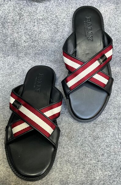 Sandales en cuir rayées