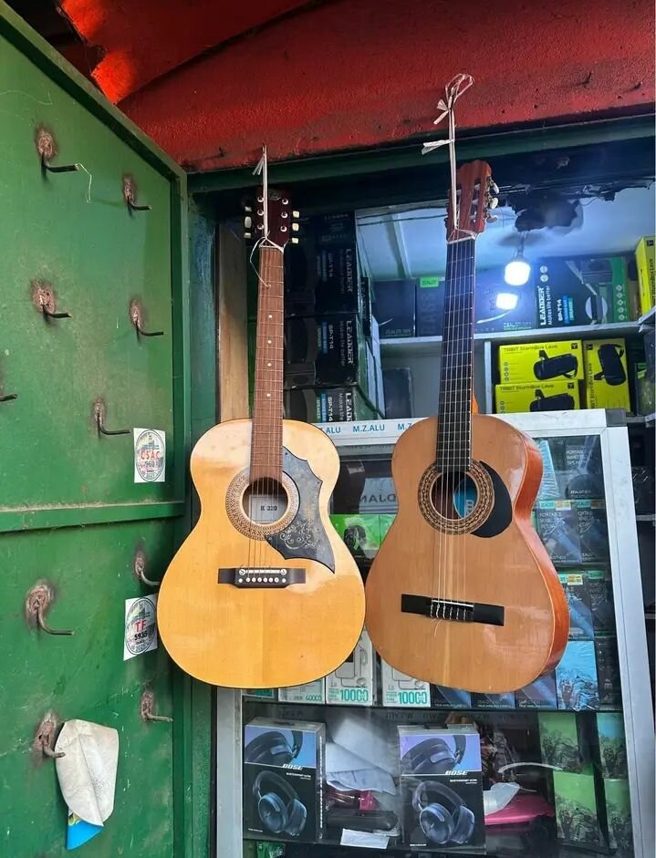 Guitares acoustiques élégantes