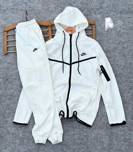 Survêtement blanc à capuche